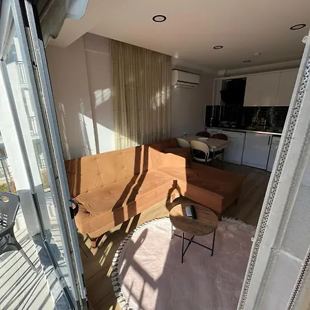 By Lotus - Comfortable Luxury With Pool Apartament